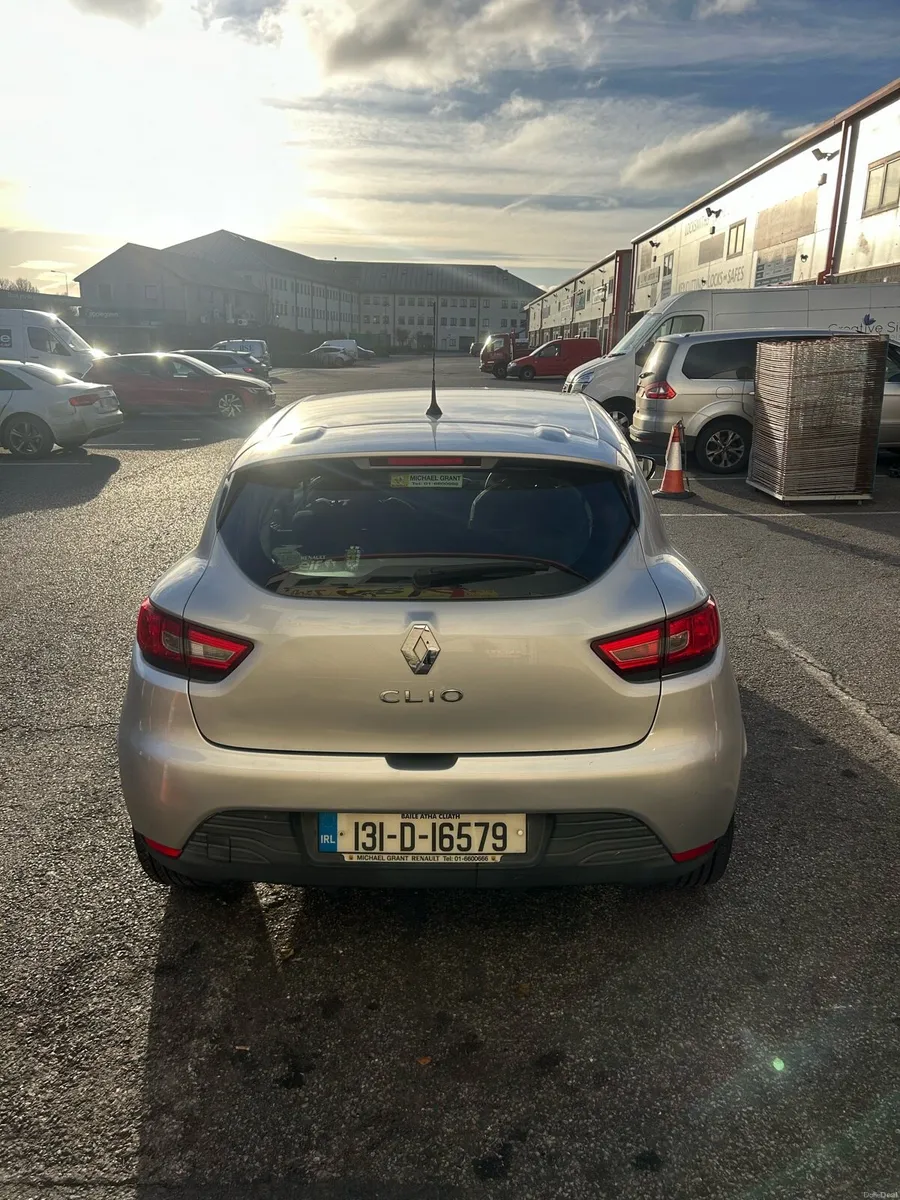 2013 1.2L Renault Clio Expression - Image 3