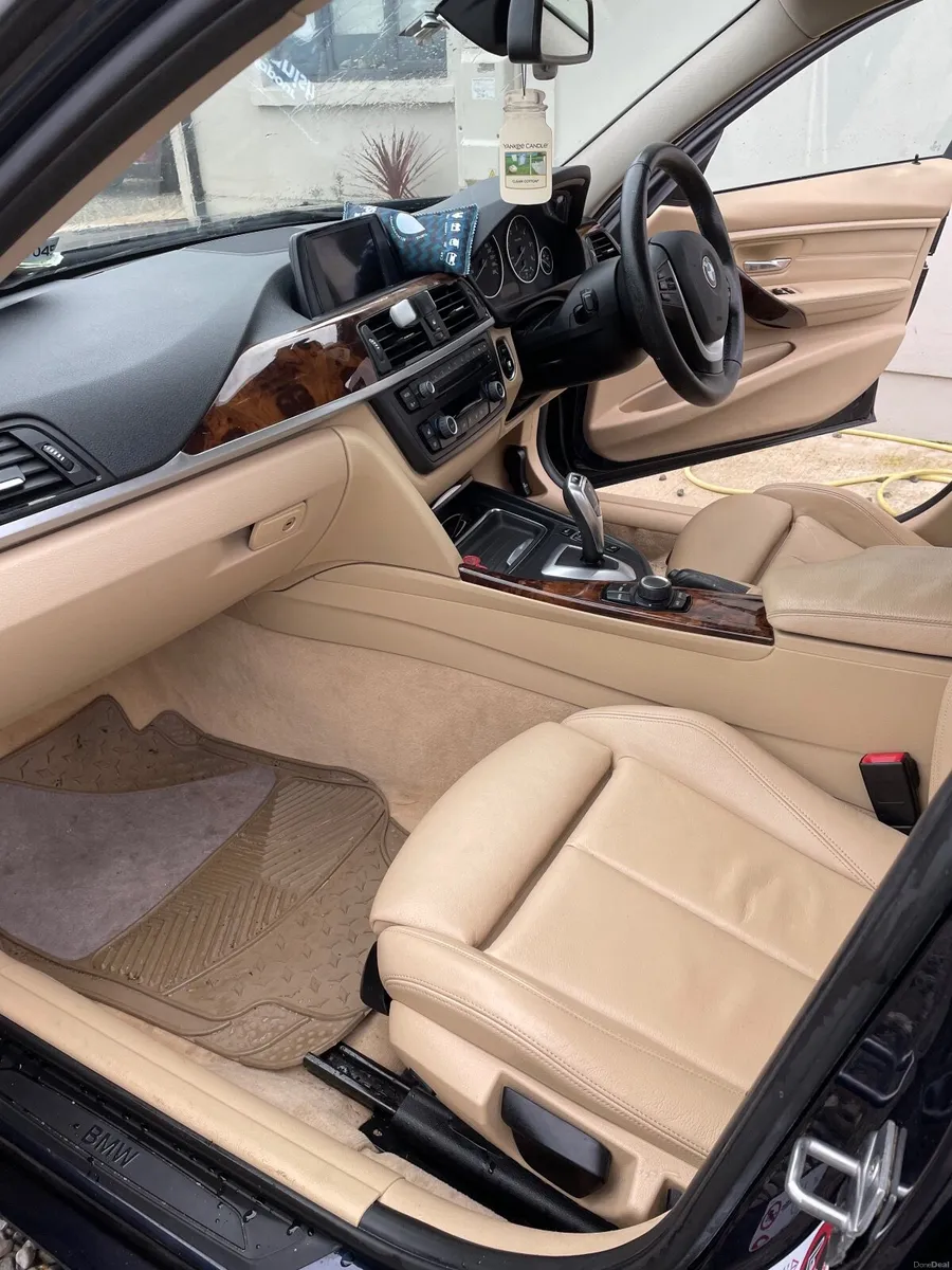 BMW 3-Series 2012 - Image 4