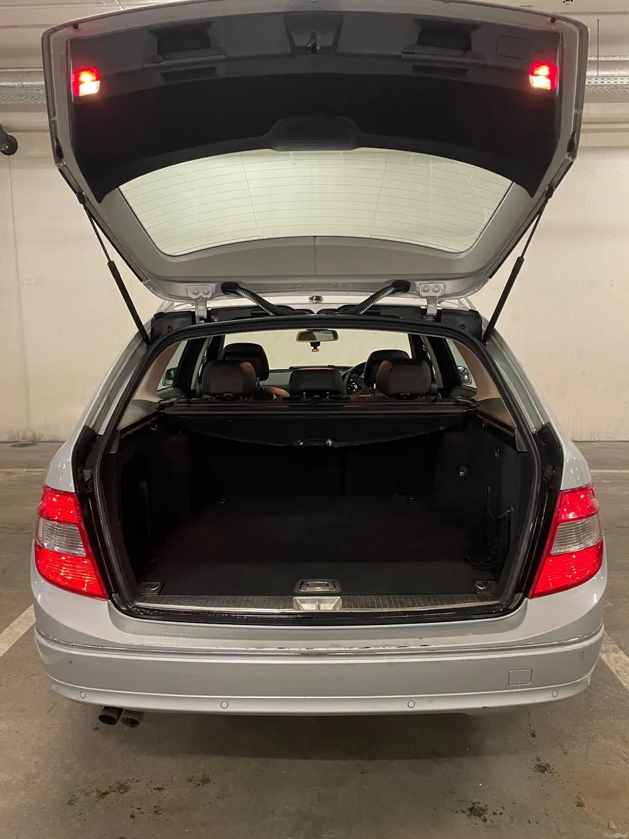 2011 Mercedes C 200 Estate - Image 4