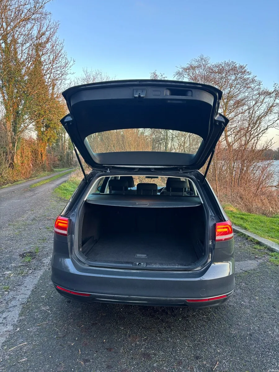 Volkswagen Passat Estate - Image 3