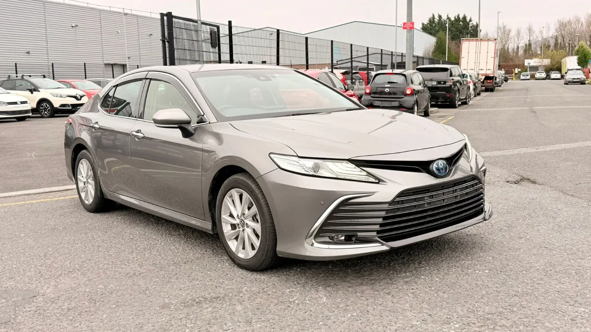 TOYOTA CAMRY HYBRID 2021 GREY - Image 2