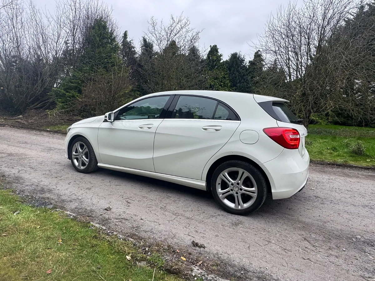 Mercedes-Benz A180 1.6 AUTOMATIC - Image 3