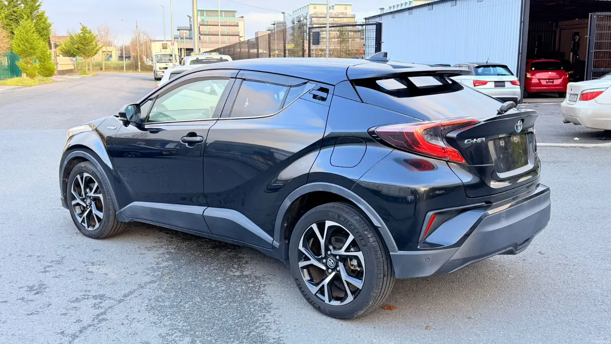 Toyota C-HR HYbrid 2019 - Image 5