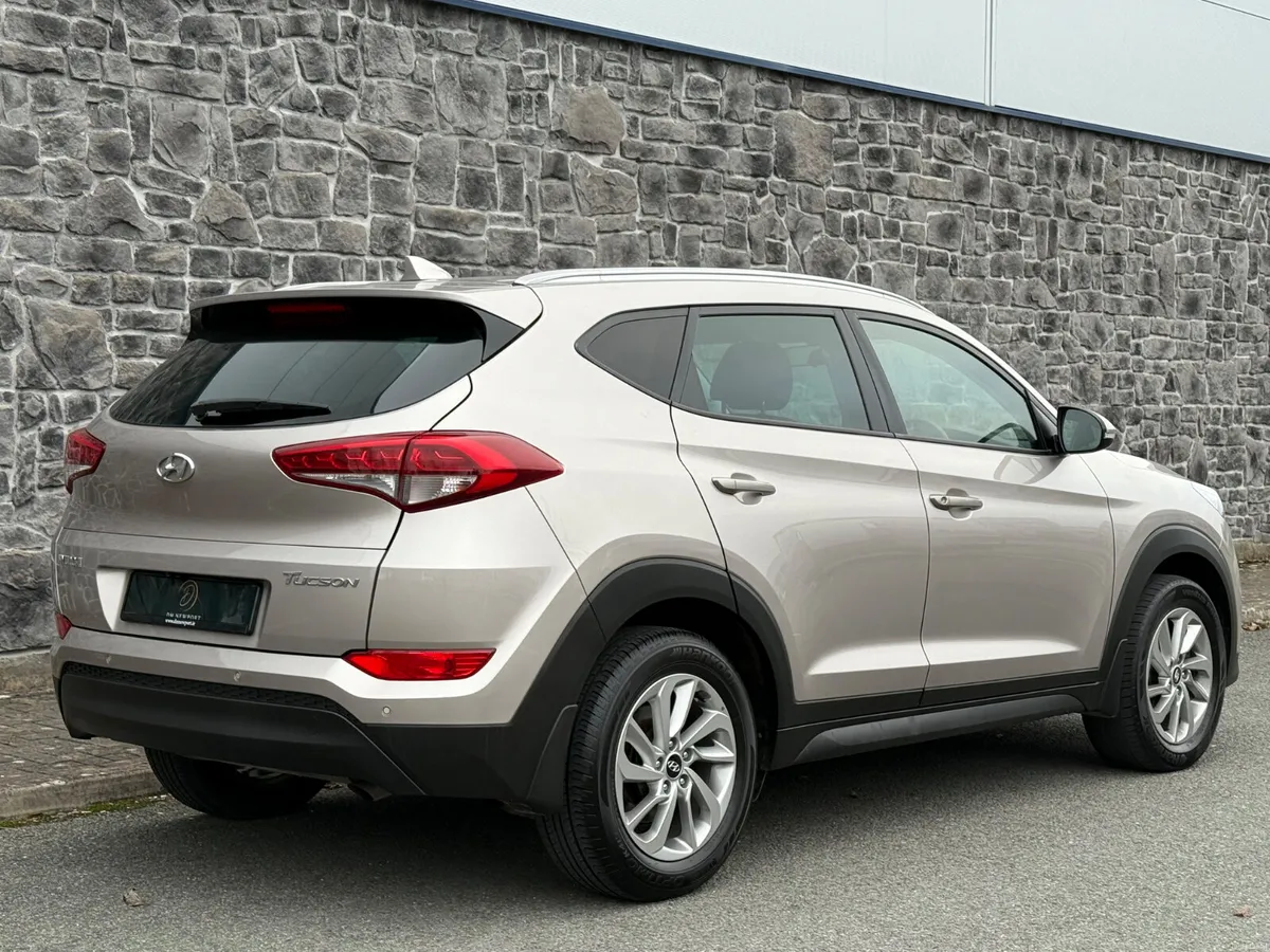2017 Hyundai Tucson Executive 1.7CRDI  FSH - Image 2