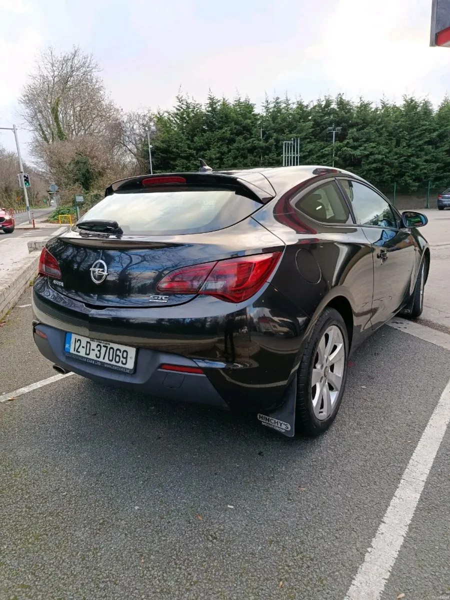 Opel Astra GTC - Image 1
