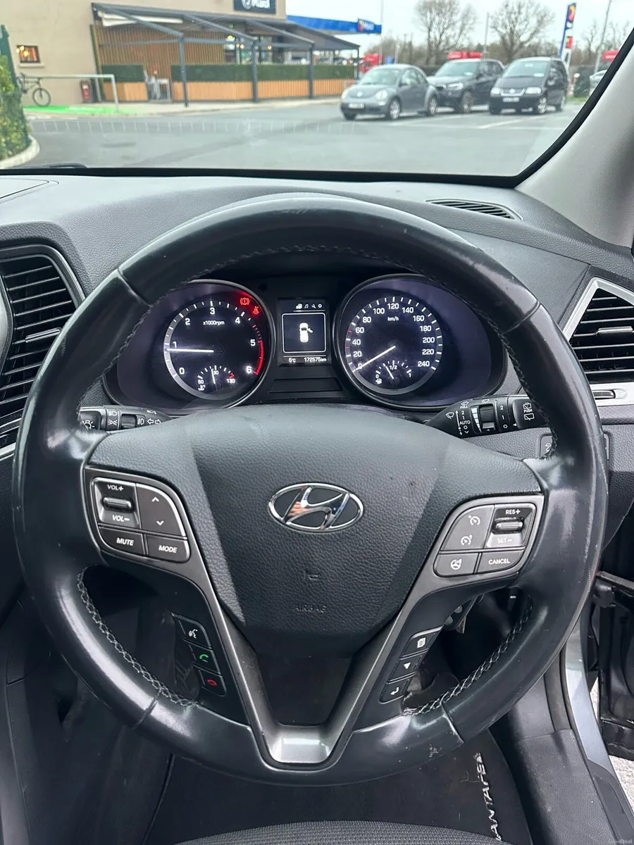 Hyundai Santa Fe - Image 4