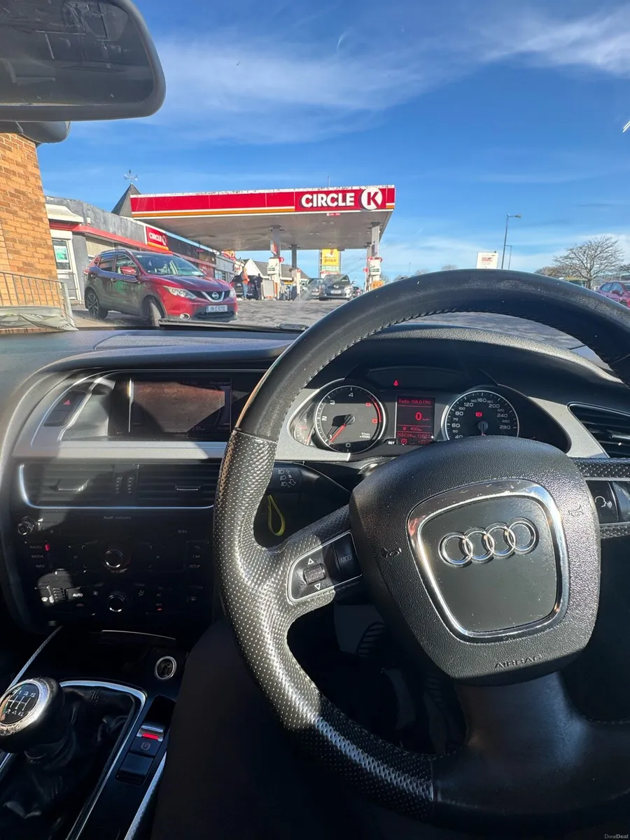 Audi a4 2011 diesel 2.0 manual - Image 2