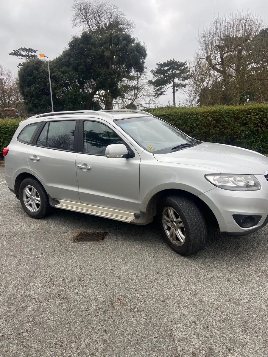 Hyundai Santa Fe 2011 tax+ nctd 7 seater - Image 1