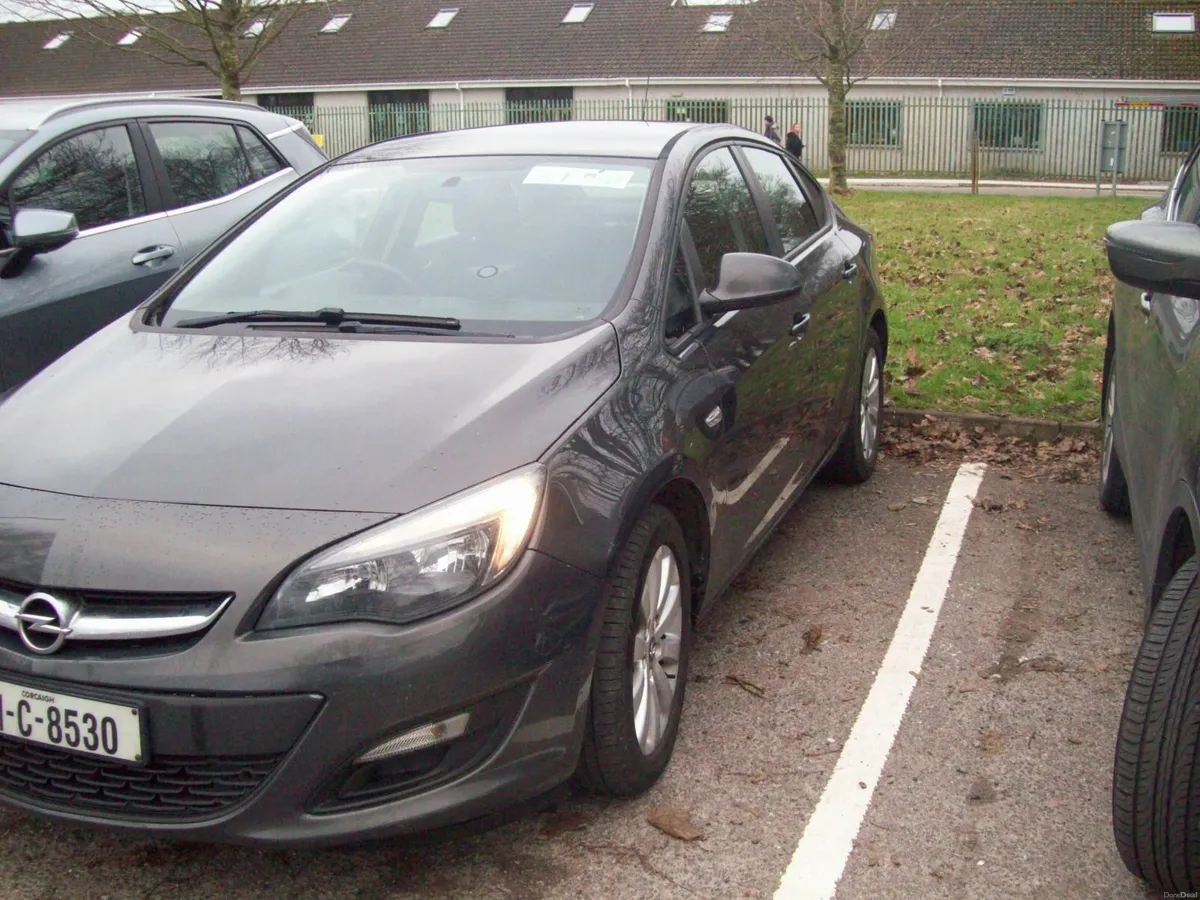 Opel Astra 2014 - Image 3