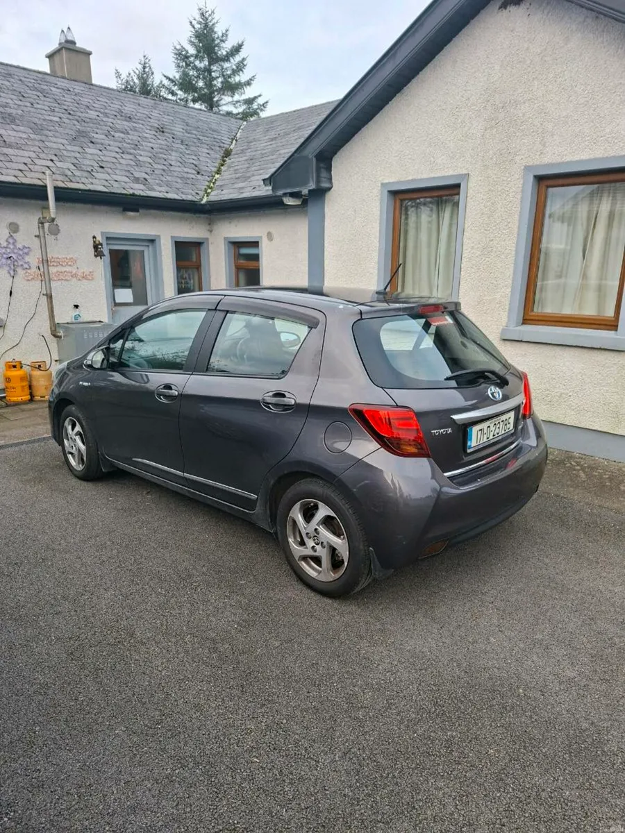 Toyota Yaris Hybrid - Image 3
