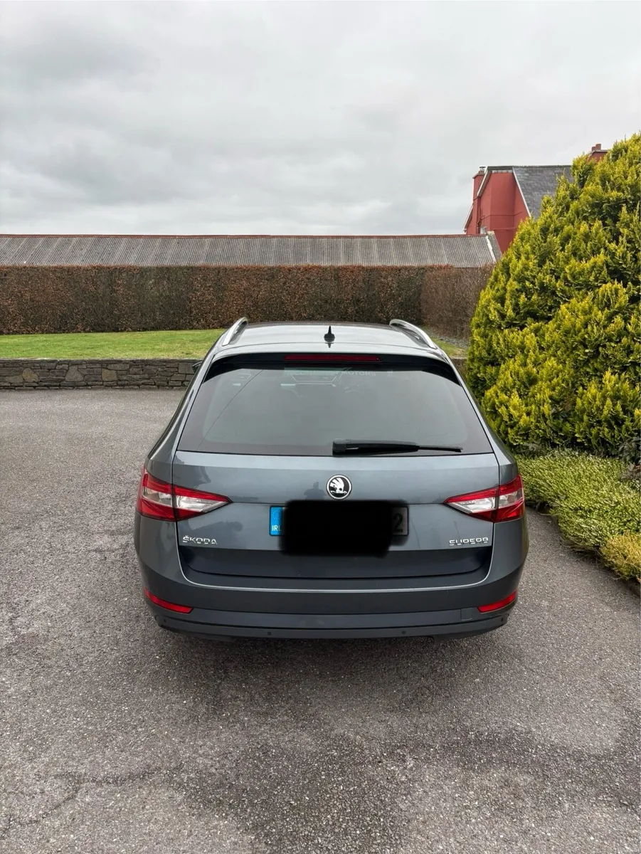 Skoda Superb Estate Automatic DSG - Image 3