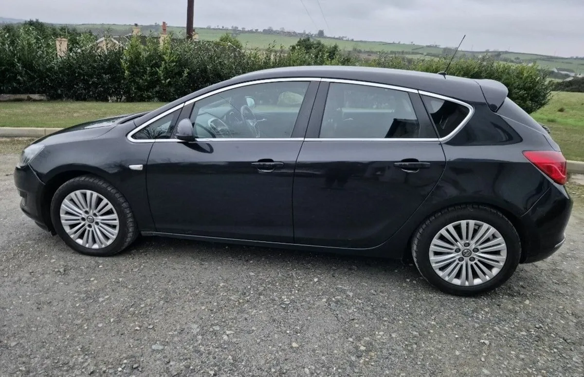 Vauxhall Astra 2014 - Image 1