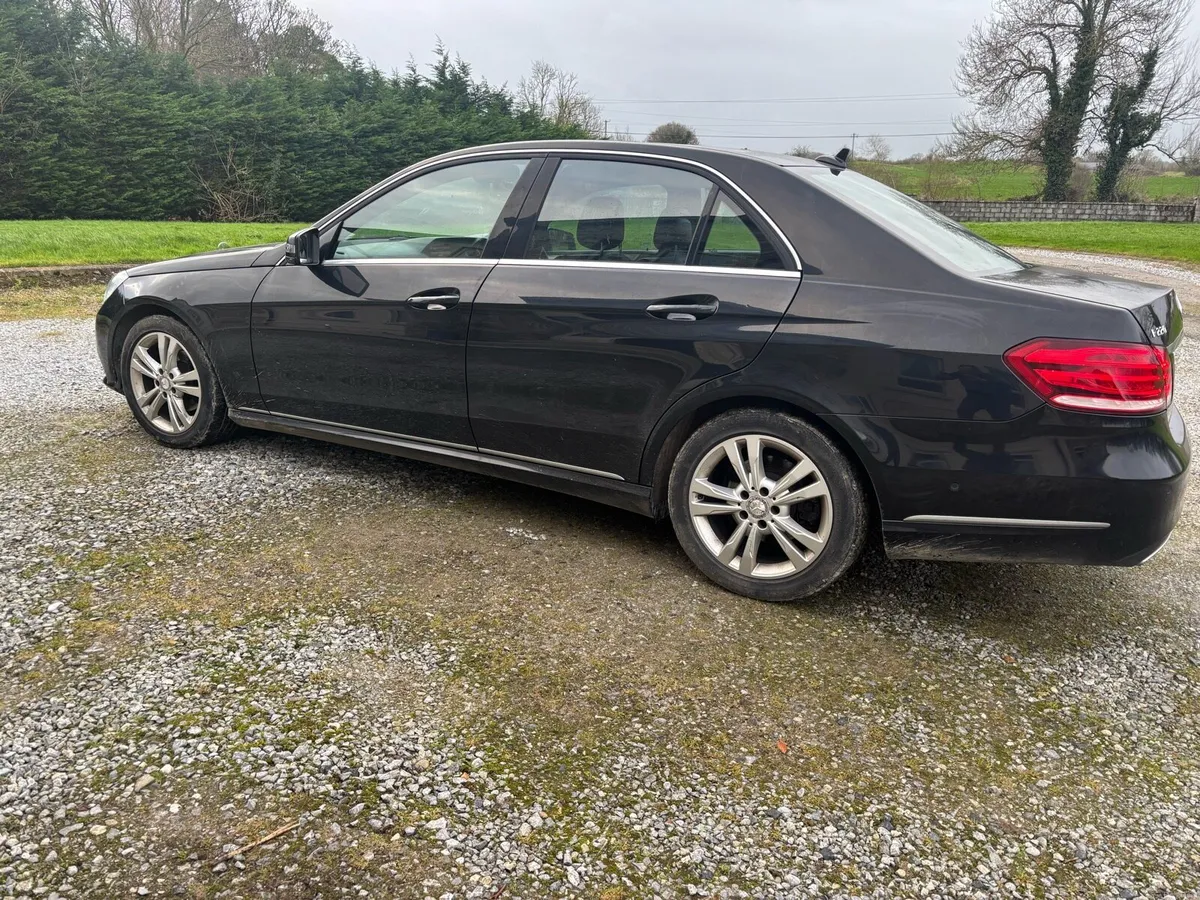 Mercedes E220D - Image 4