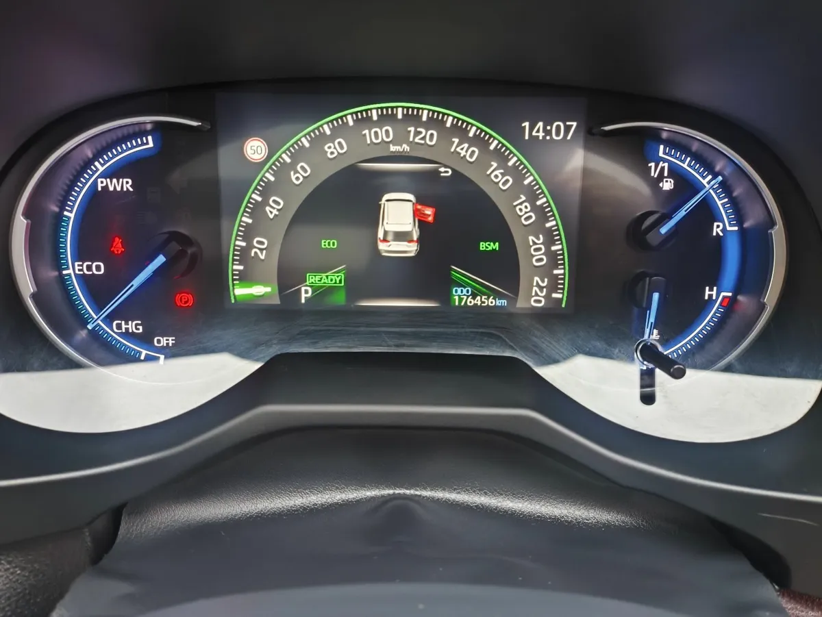 Toyota RAV4 2021 PLATINUM  4x4 - Image 4