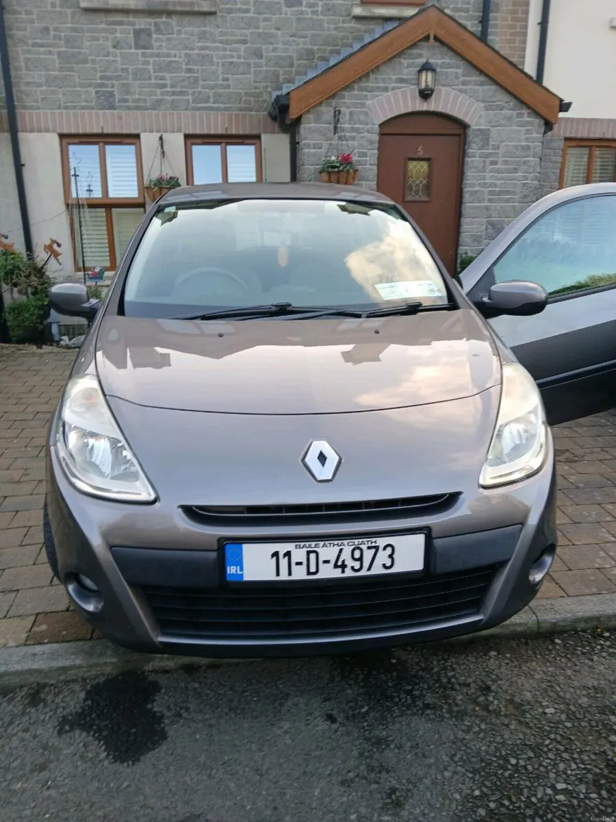 Renault Clio 2011 - low mileage and NCT May 2026. - Image 1