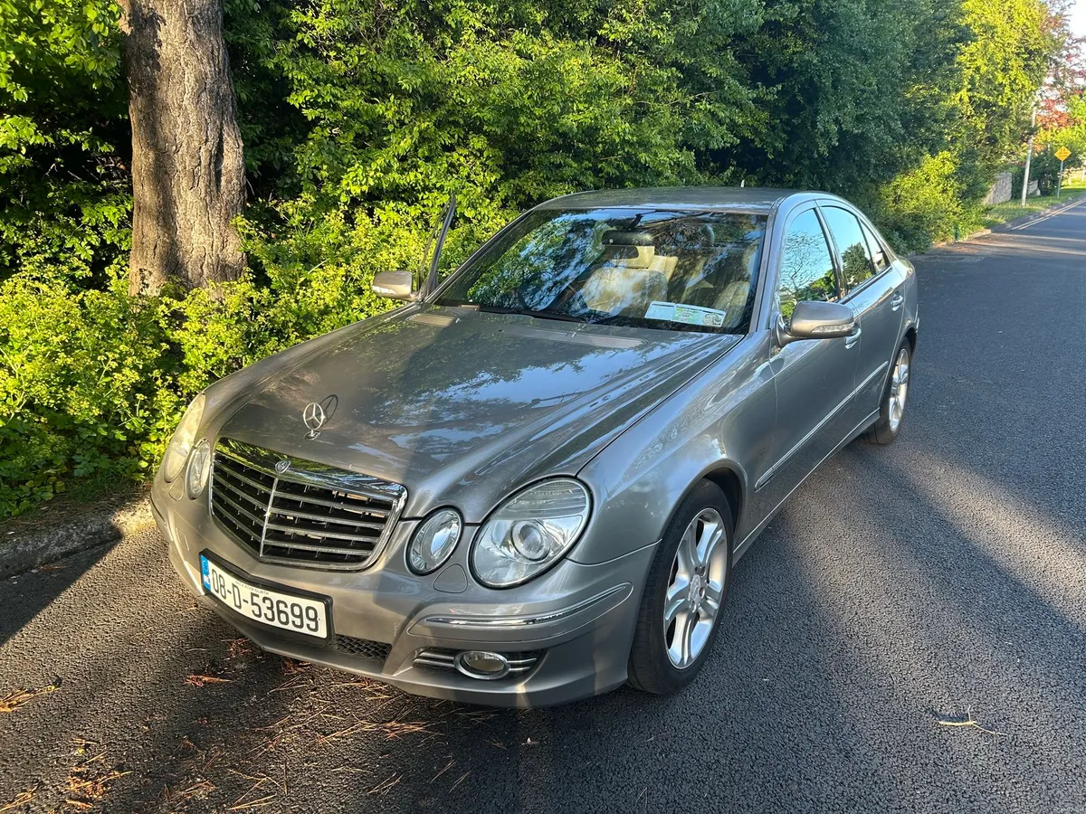 Mercedes e200 - Image 2