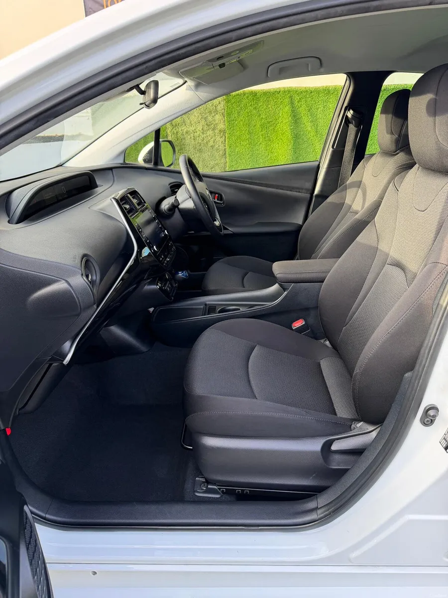Toyota Prius 2021 - Image 6