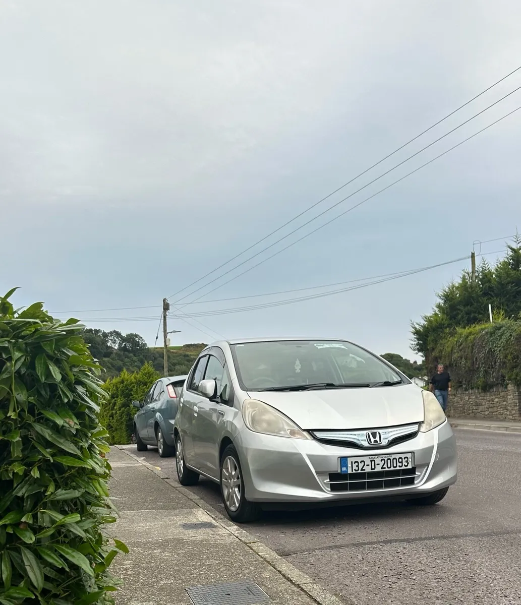 Honda fit hybrid - Image 3