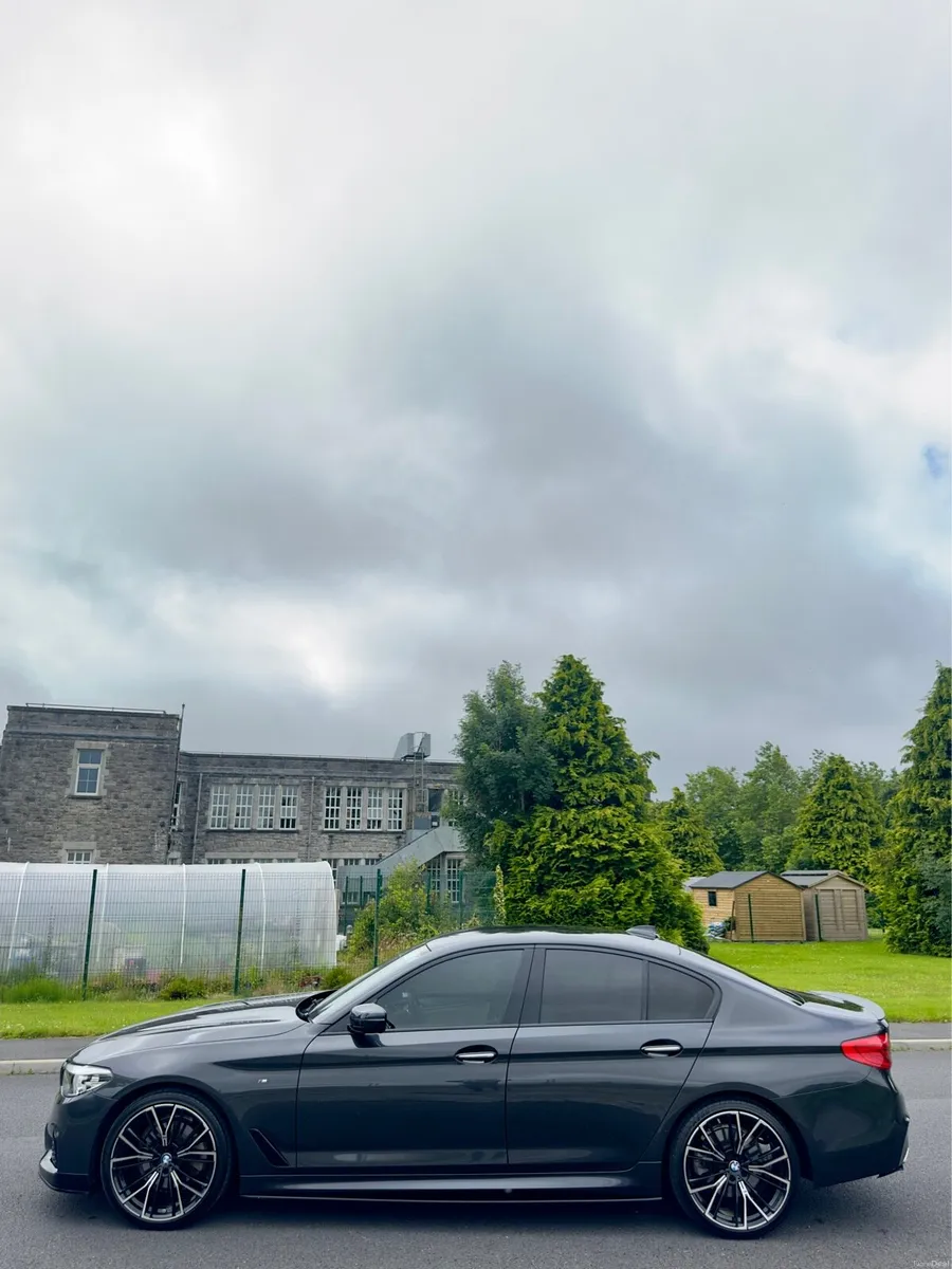 2017 BMW 520d X-Drive M-Sport - Image 3