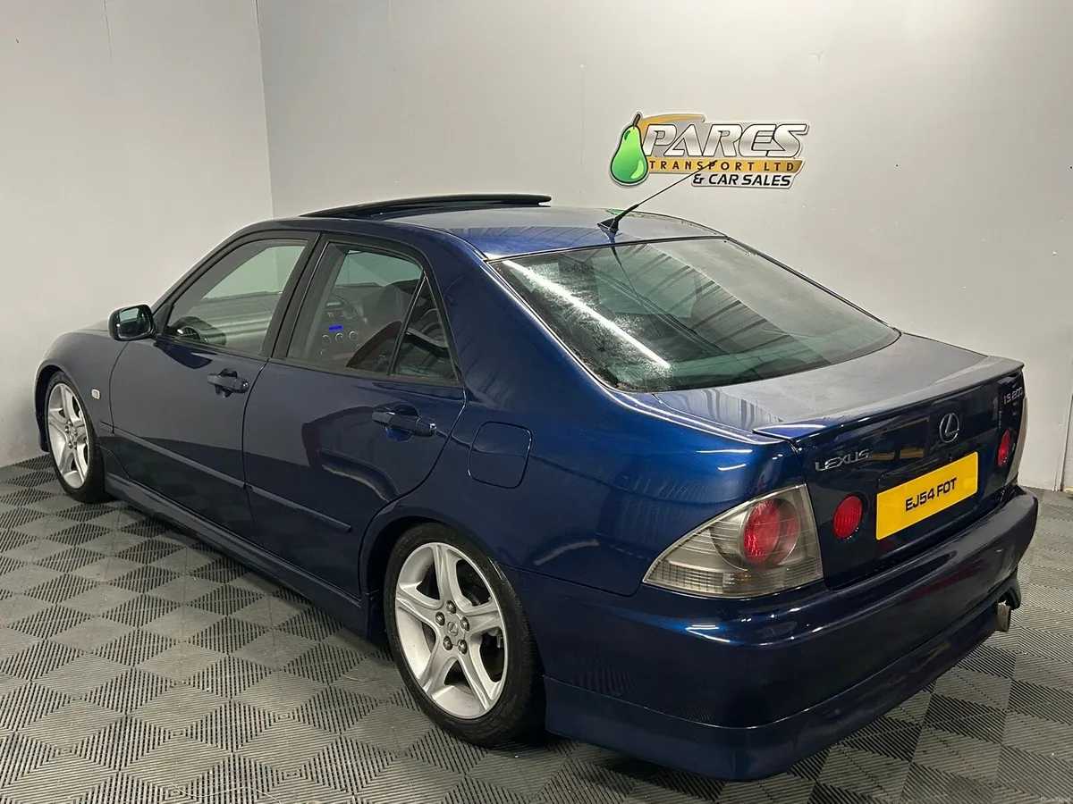 Lexus is200 sport - Image 2