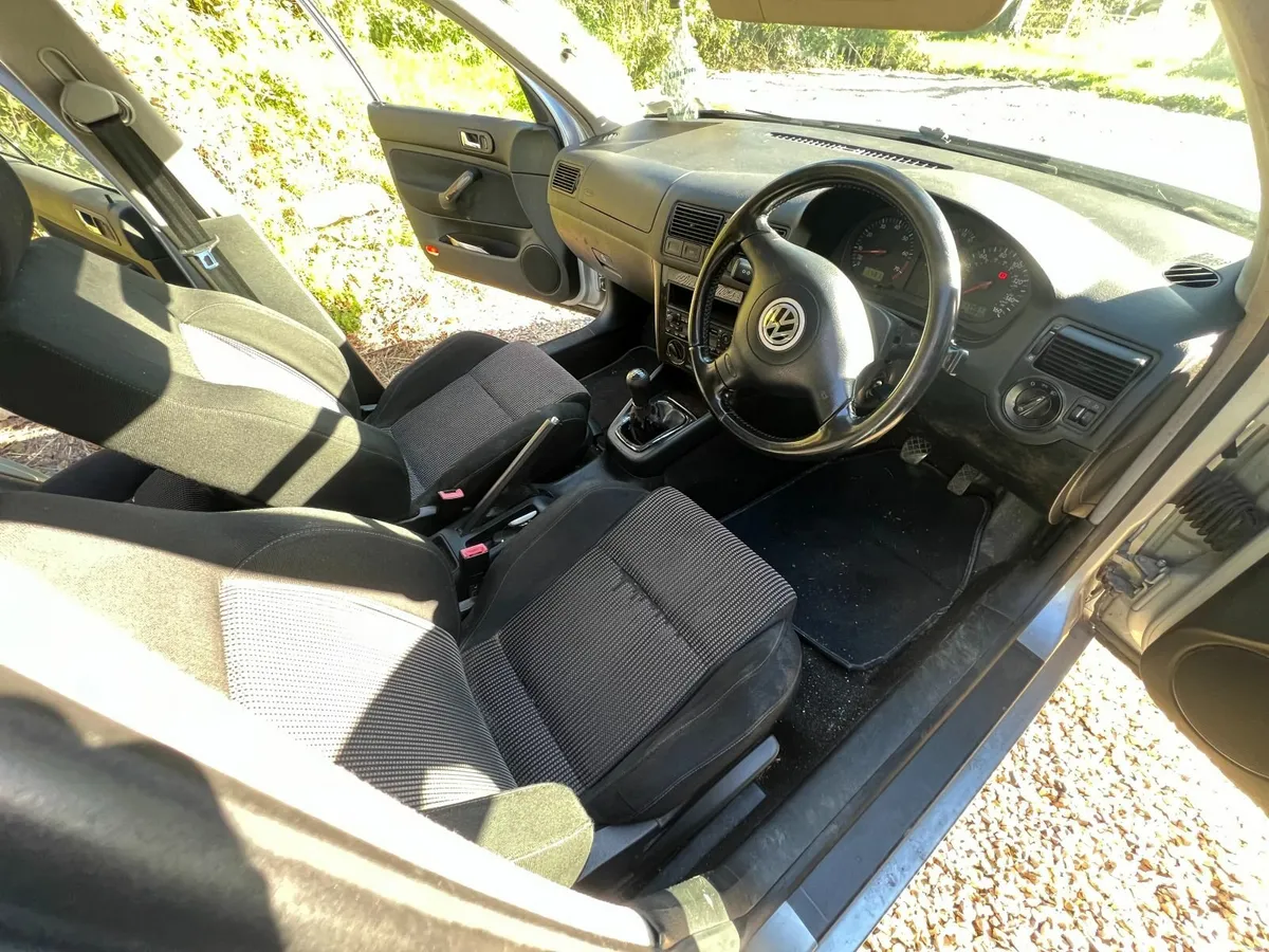 Volkswagen Golf 2002 - Image 4