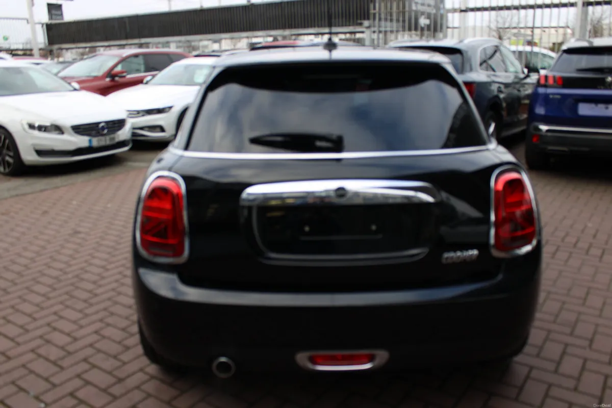 1.5D COOPER BLACK EDITION 5DR HATCHBACK AUTO // FU - Image 4