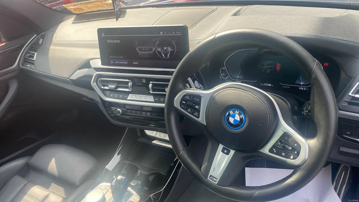 BMW iX3 - Image 4