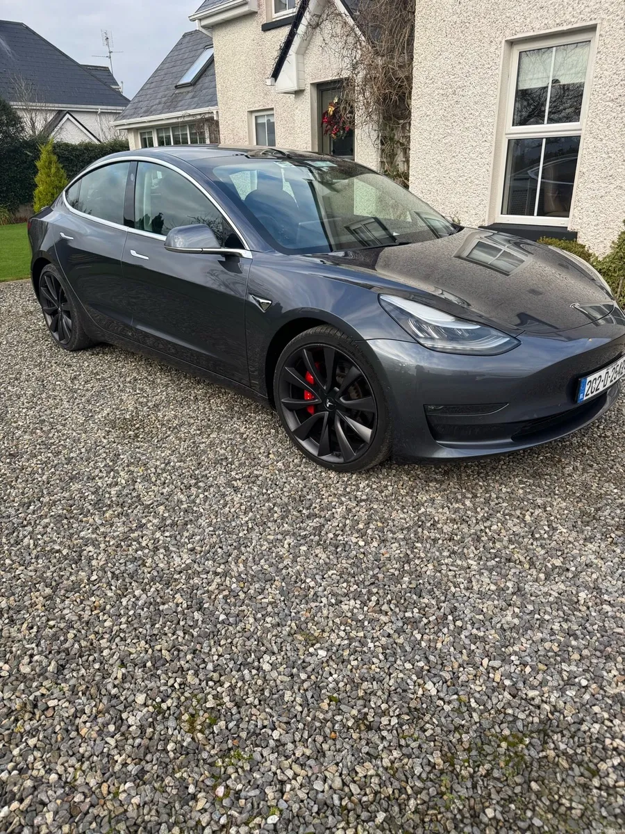 Tesla Model 3 Performance - Image 2