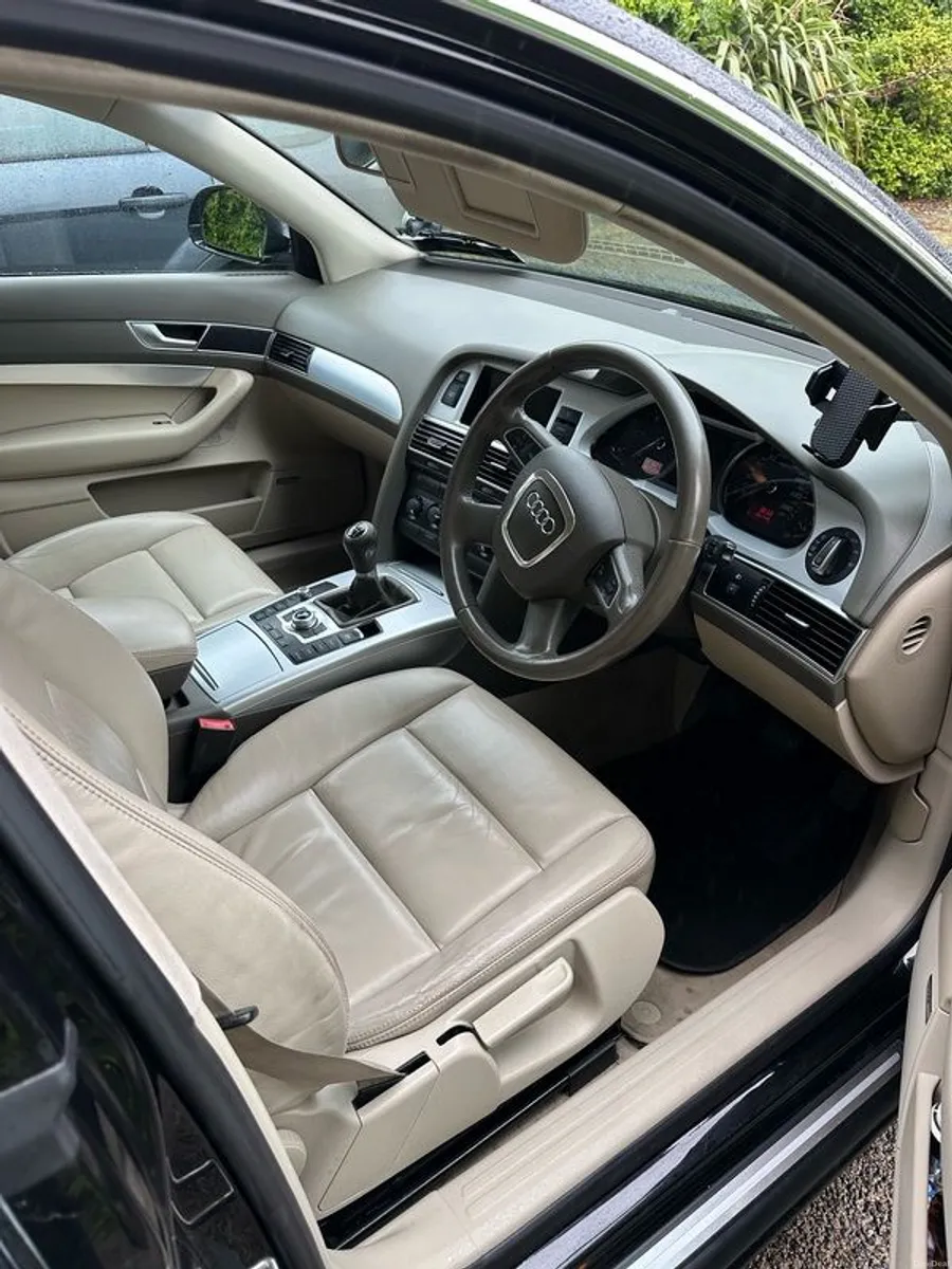 Audi A6 2011 - Image 2