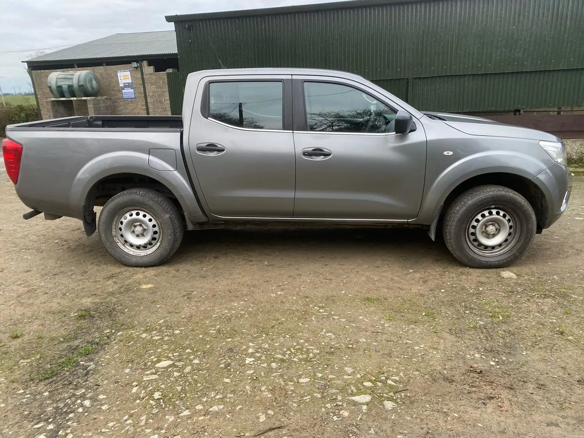 2020 Nissan Navara NP300 - Image 2