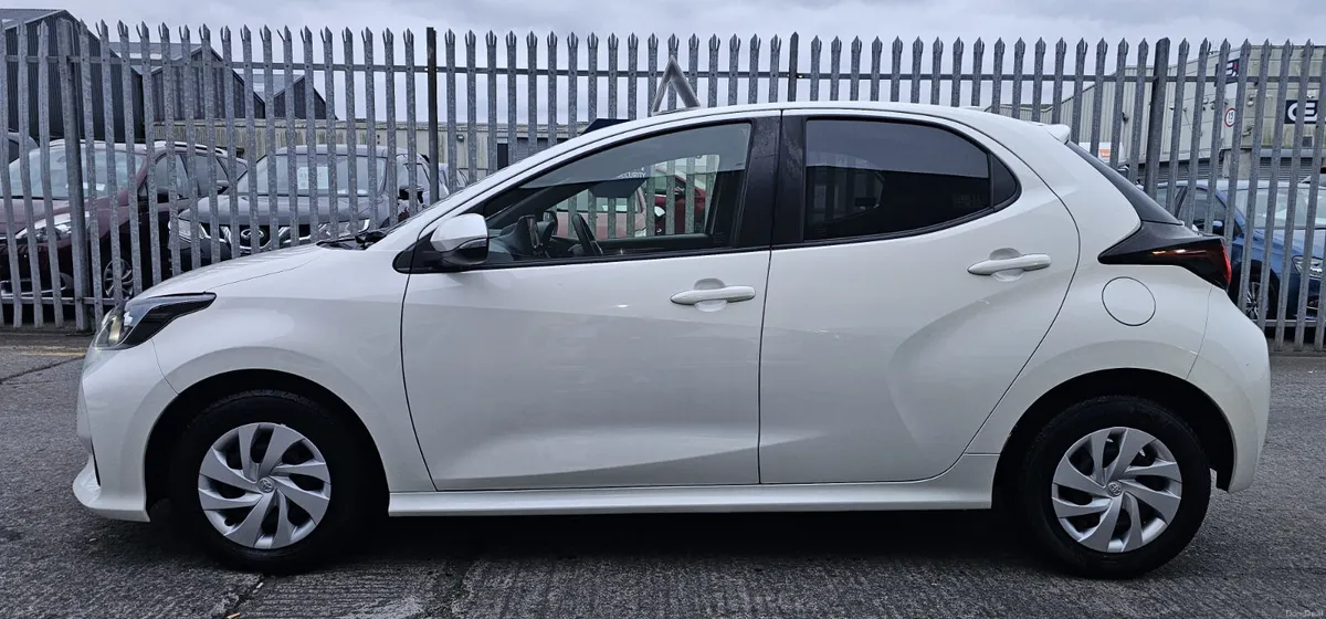2020 Toyota Yaris - Image 6