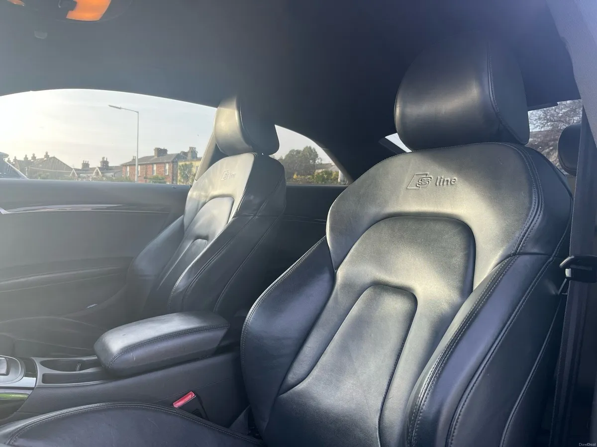 AUDI A5 2.0 TDI S Line Black Edition - Image 4