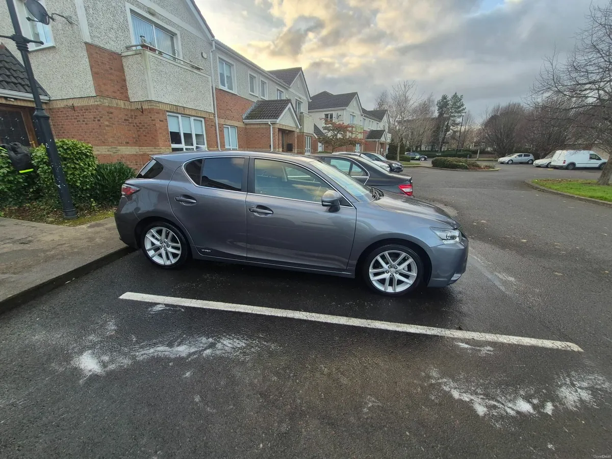 2016 LEXUS CT200 1.8L AUTOMATIC - Image 2