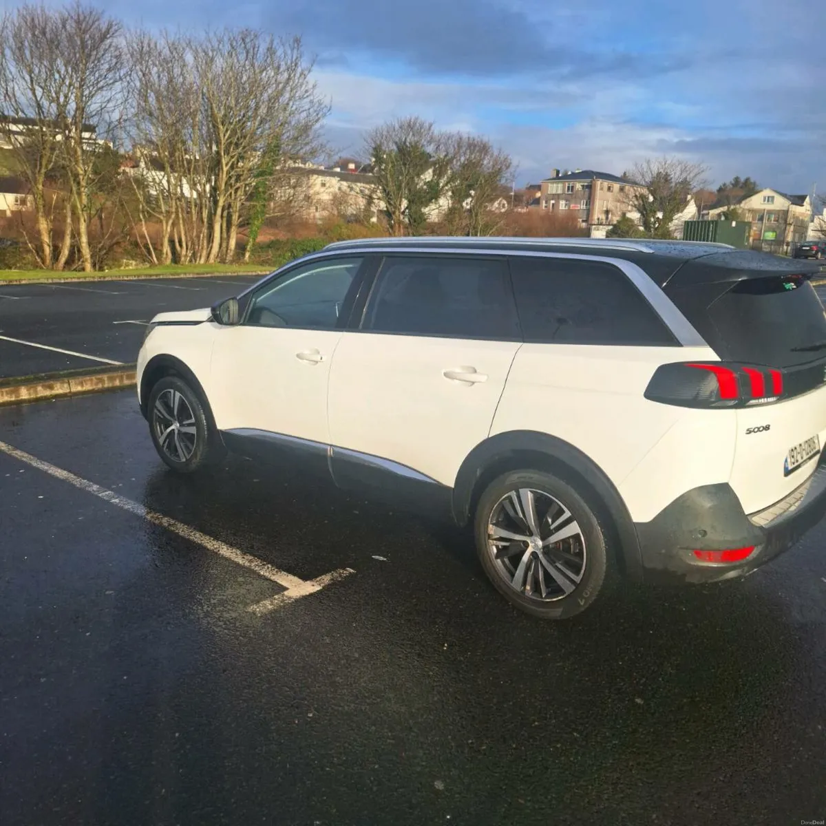 2019 Peugeot 5008 1.5 Blue HDi 130bhp Allure Auto - Image 2