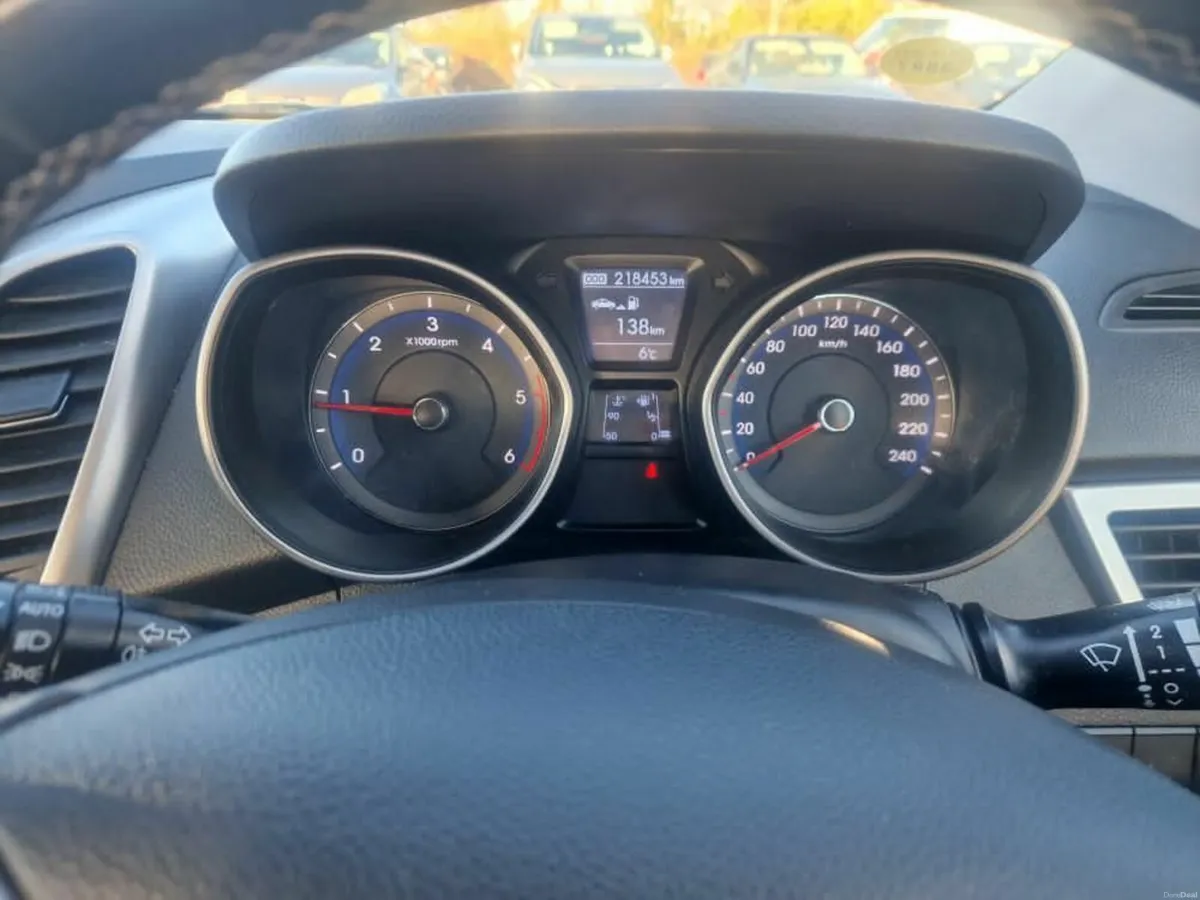 Hyundai i30 - LUXURY TRIM - 2012 - 1.4L Diesel - Image 4