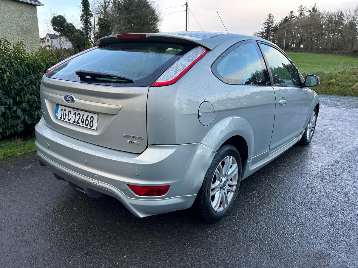 2010 Ford Focus Automatic.. New NCT - Image 4