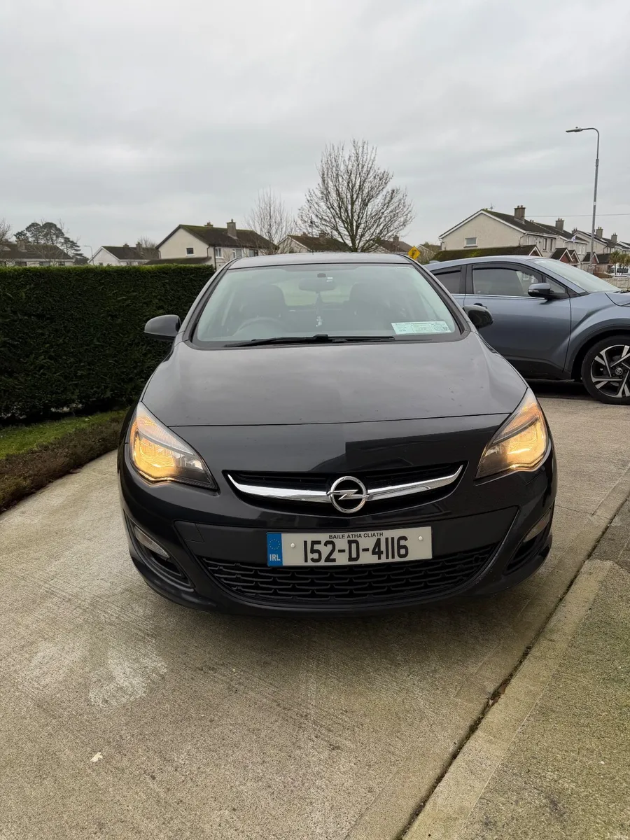 Opel Astra 2015 - Image 1