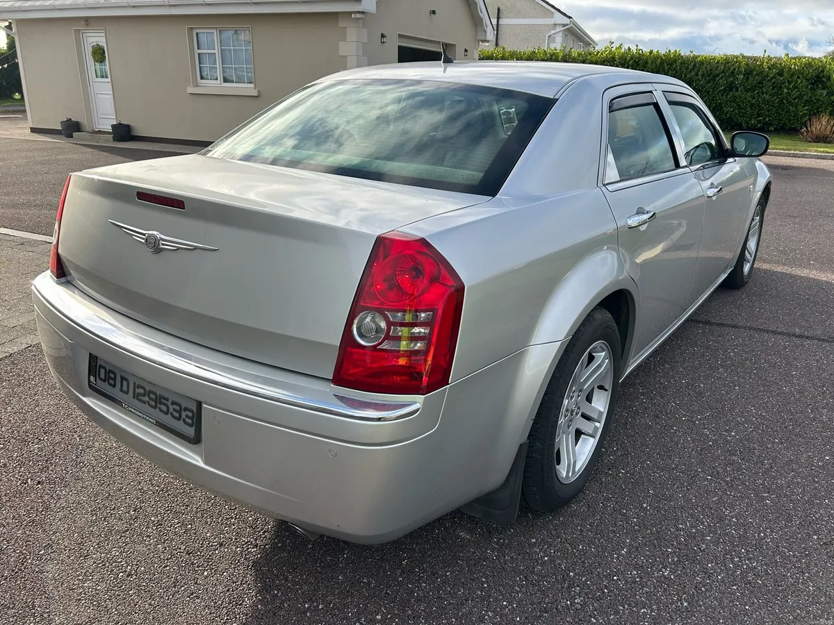 Chrysler 300c - Image 4