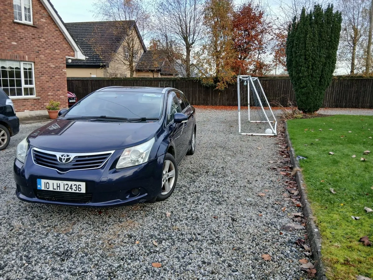 Toyota Avensis estate - Image 3