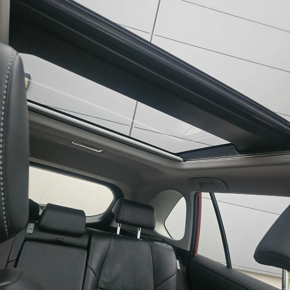 Rav4 Platinum Top Spec - Image 4