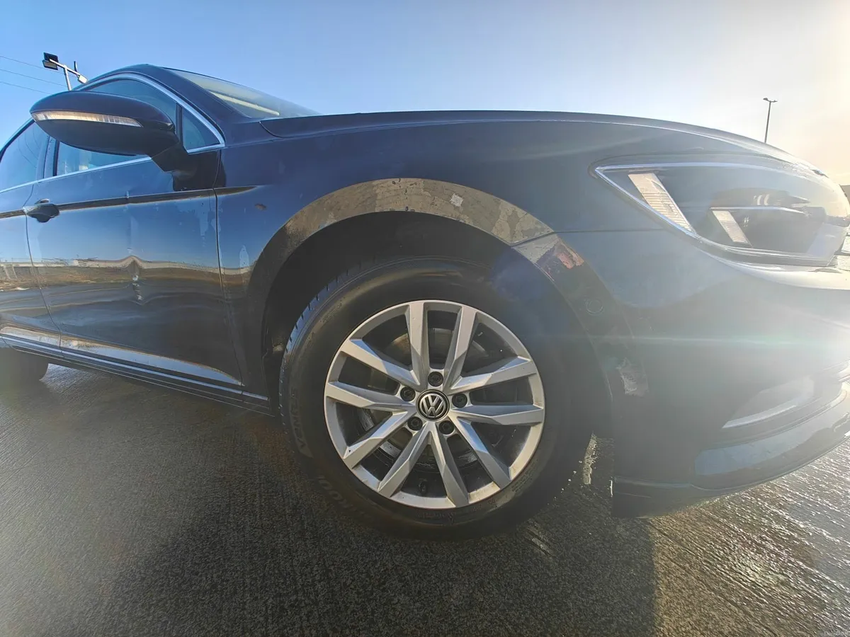 Volkswagen Passat 2017 - Image 4