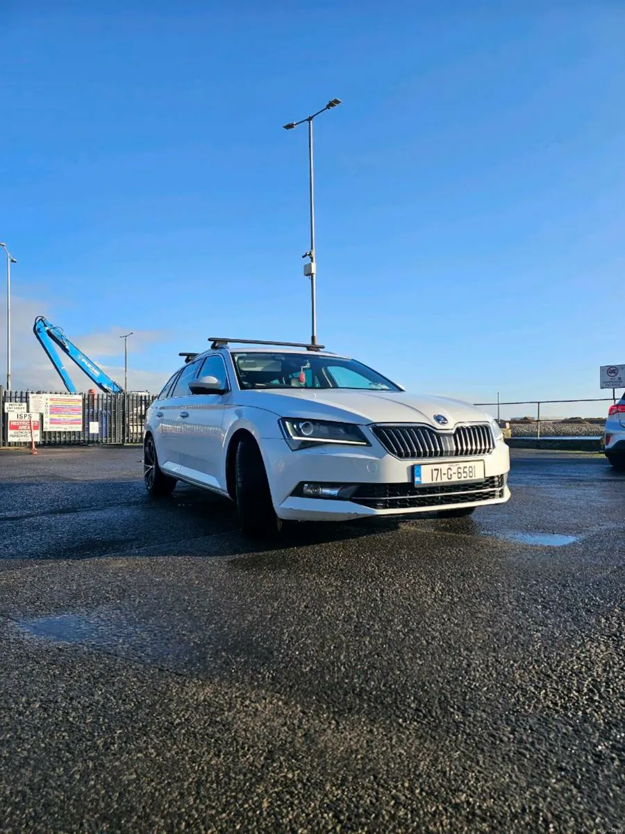 Skoda Superb 2.0 Estate 2017 - Image 1