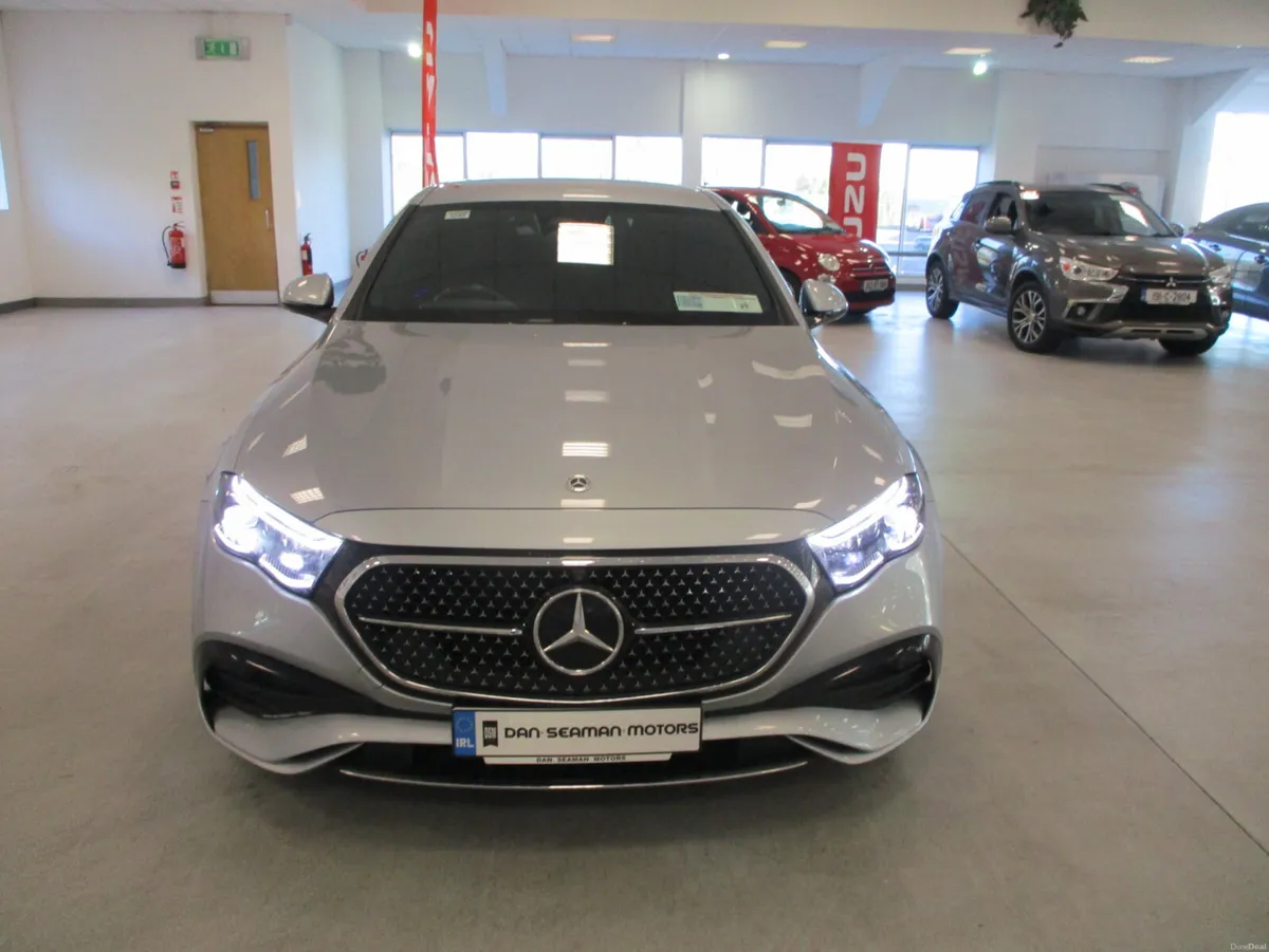 Mercedes-Benz E-Class 2024 E220d - Image 3