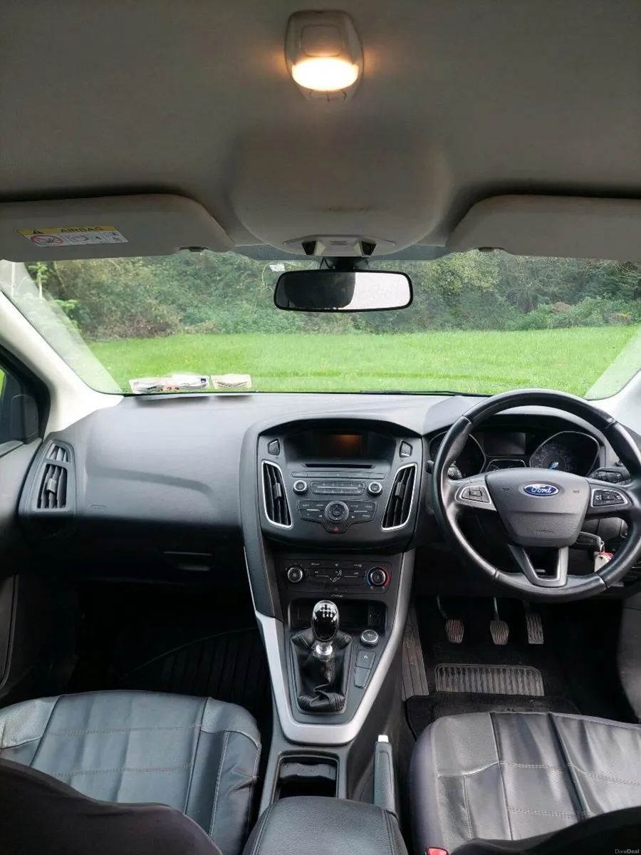 Ford Focus Zetec - Image 4
