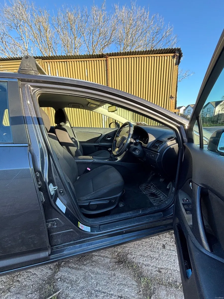 Toyota Avensis 2010 - Image 3
