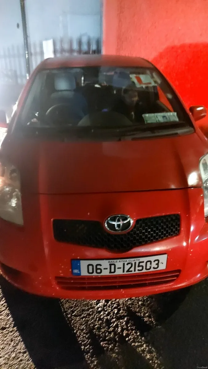 Toyota Vitz 2006 Red Automatic 1.0 L