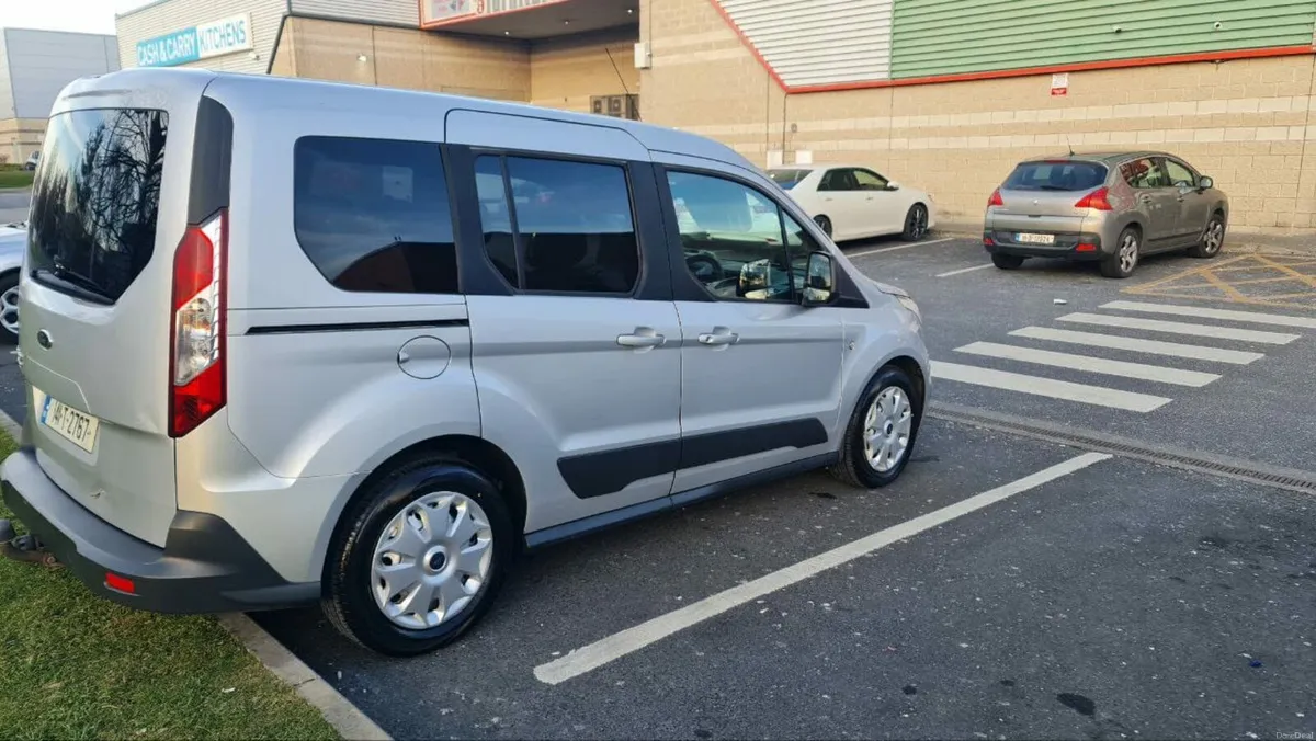 Ford Tourneo Connect Zetec - Image 4