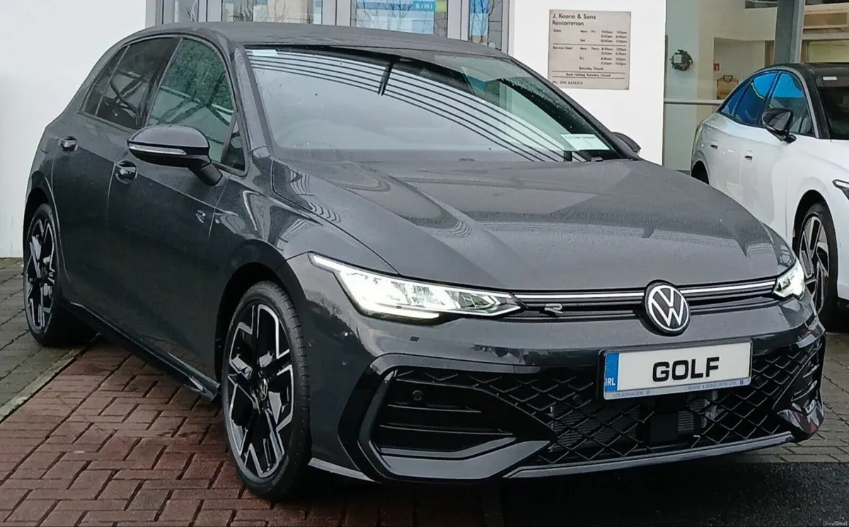 Volkswagen Golf R-Line 2.0 TDI 150 BHP **PARK ASSI - Image 1