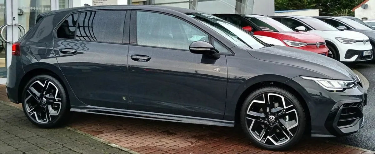 Volkswagen Golf R-Line 2.0 TDI 150 BHP **PARK ASSI - Image 2