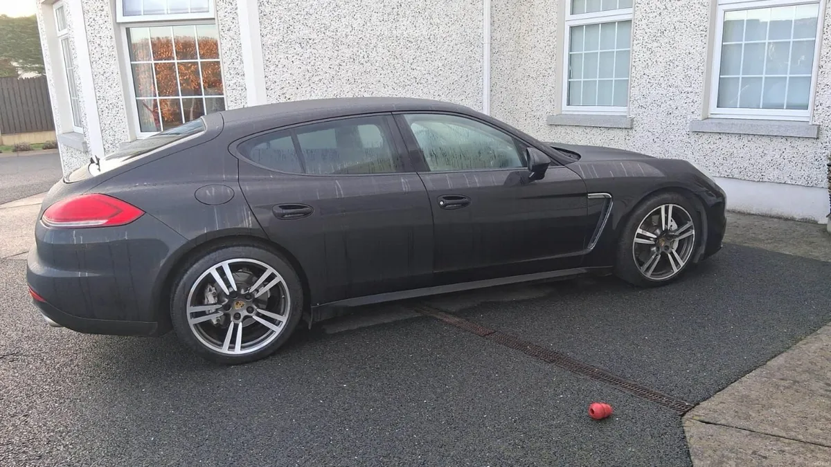 Porsche Panamera 2015 - Image 1